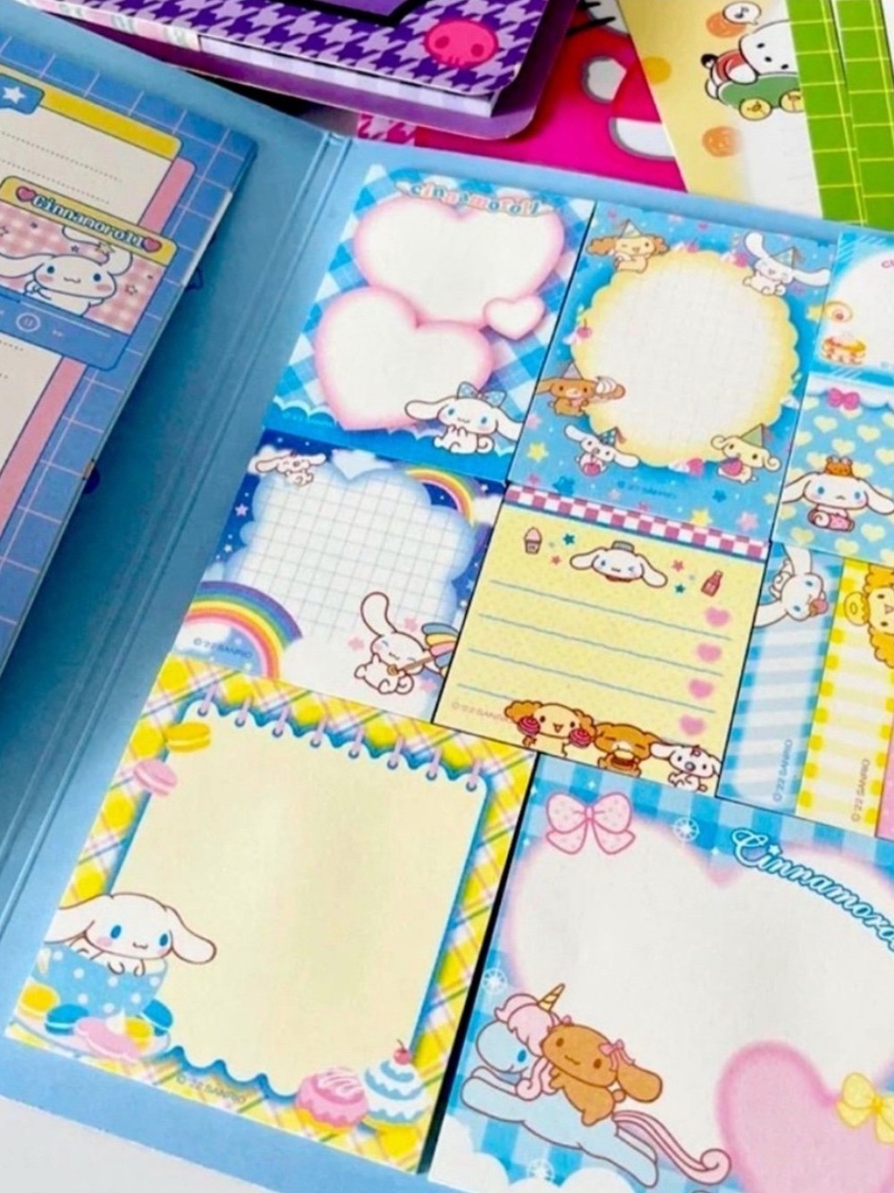 Sanrio Kawaii Notebook Memo
Book With Multiple Size Pads NEW